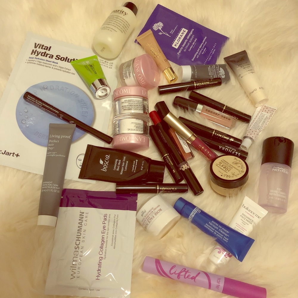 🎉 FREE GIFTS w/ Purchase!! 🎉